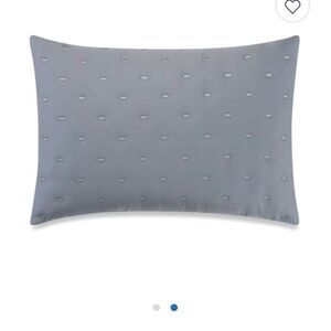 VERA WANG
Luster Standard Sham. Color; Navy